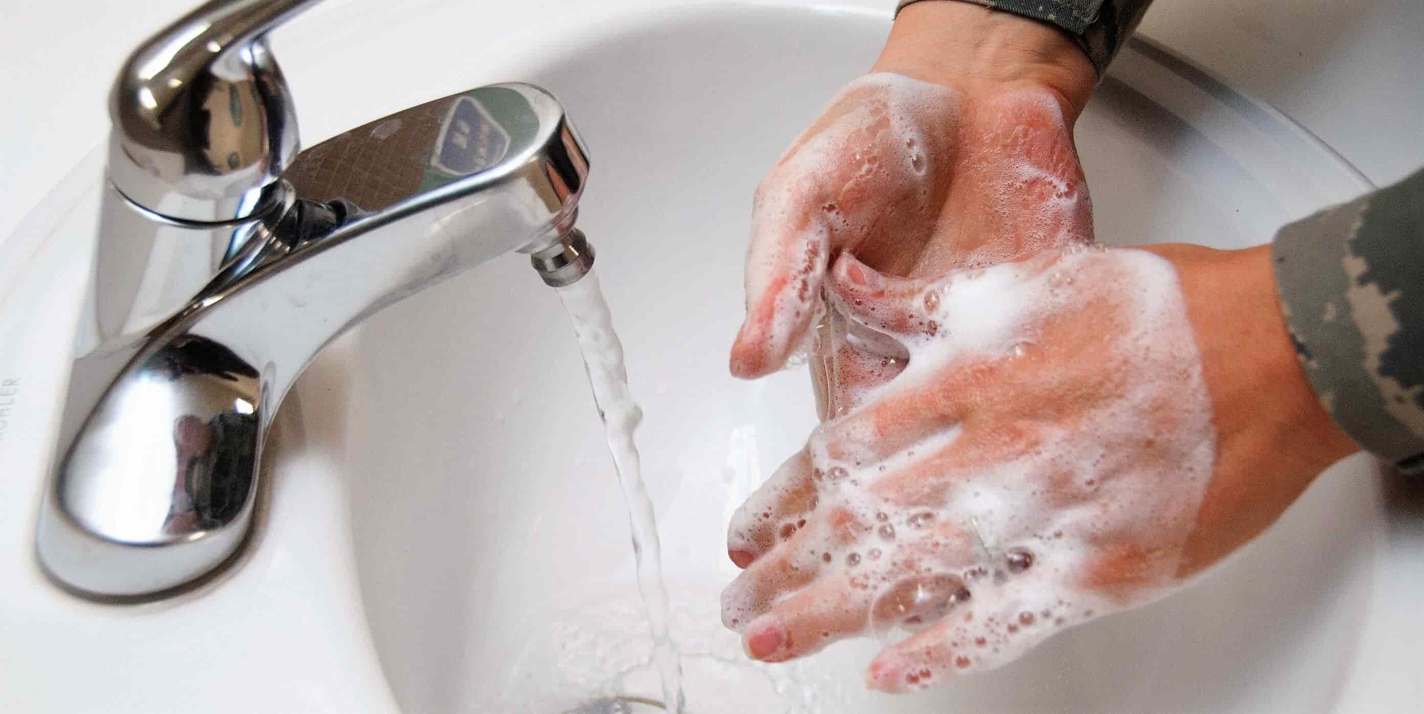 forma correcta de lavarse las manos